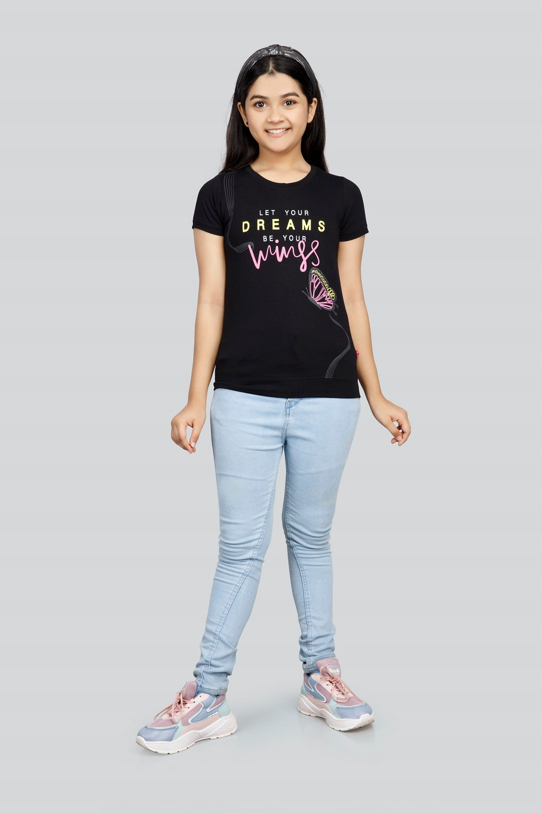 Girls Printed Typography Round Neck Cotton T-Shirt