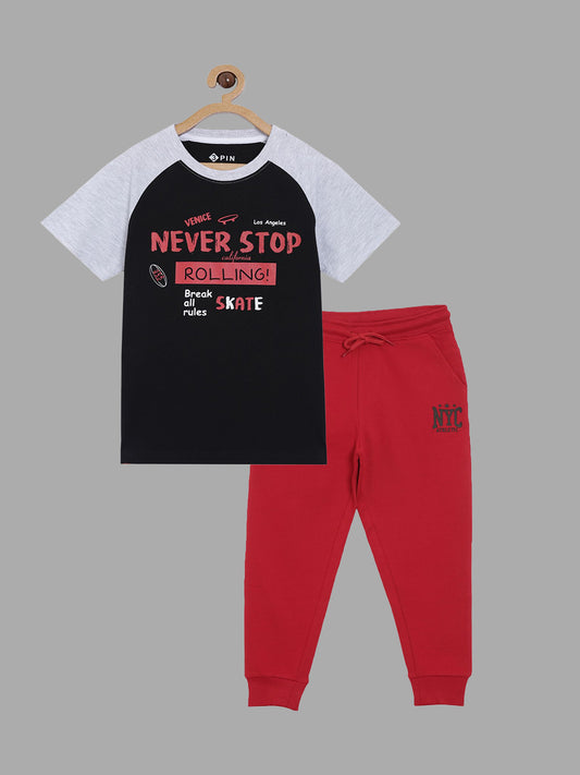 Boys T-shirt & Jogger set - Multicolor