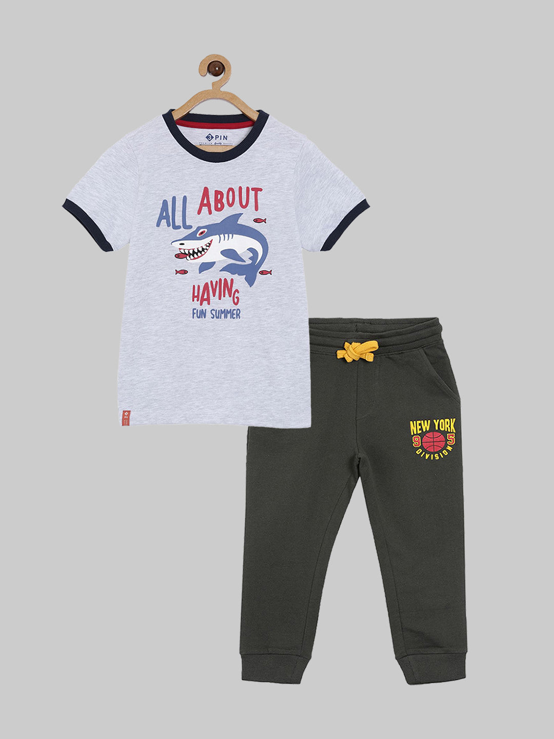 Boys T-shirt & Jogger set - Multicolor