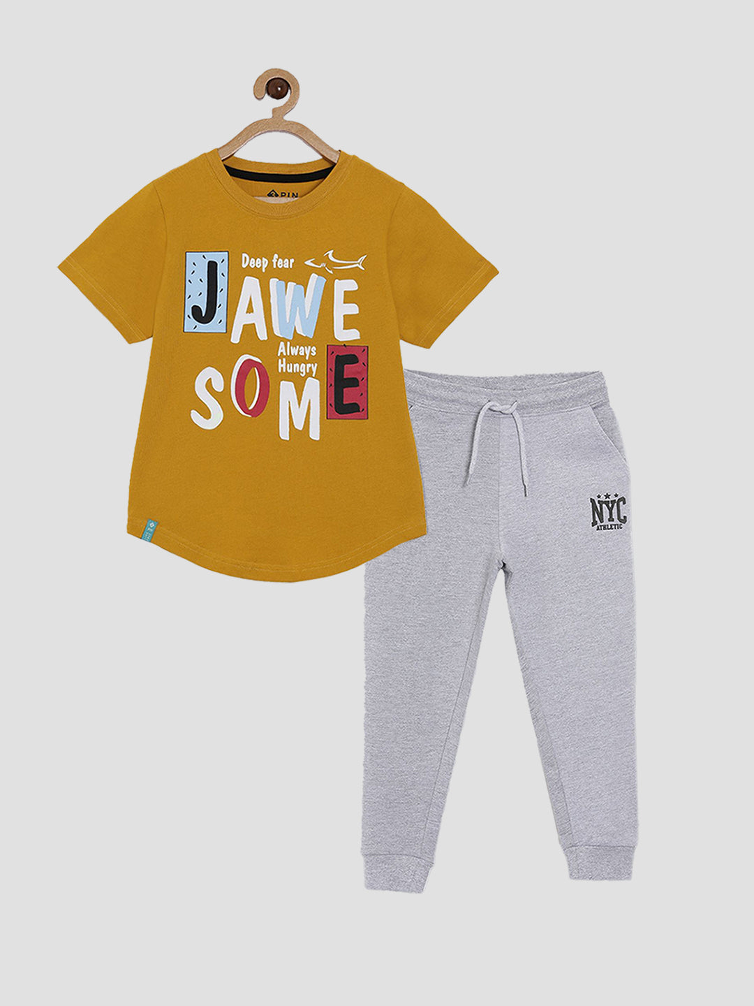 Boys T-shirt & Jogger set - Multicolor